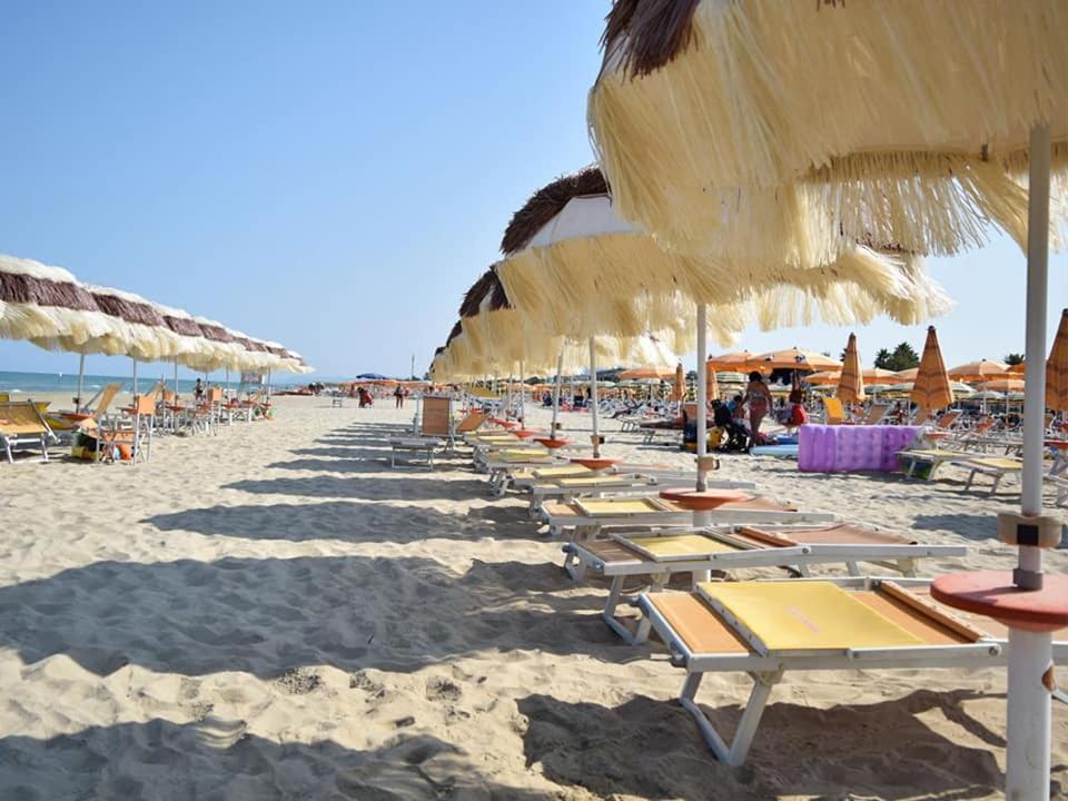 Ristorante Hotel Lucia - 100 Mt Dal Mare Giulianova Luaran gambar