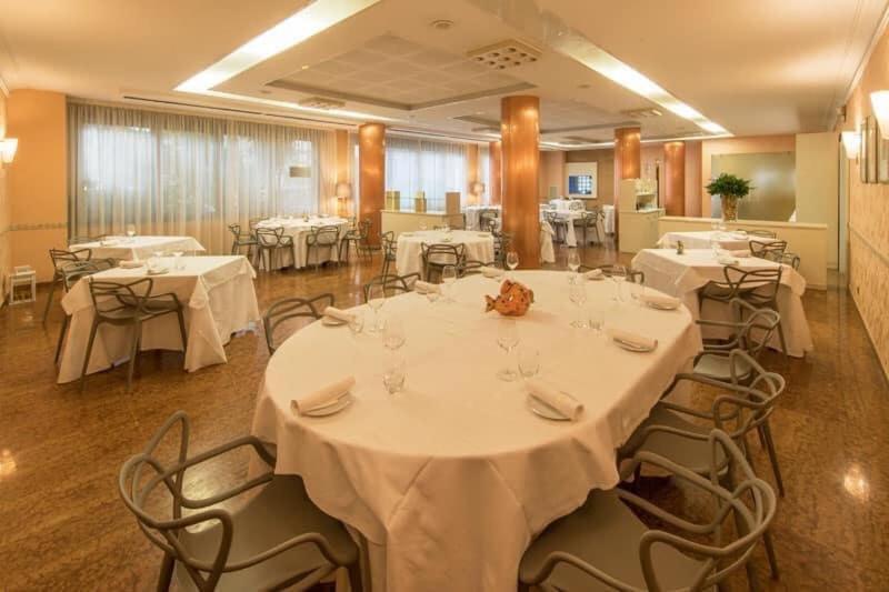 Ristorante Hotel Lucia - 100 Mt Dal Mare Giulianova Luaran gambar