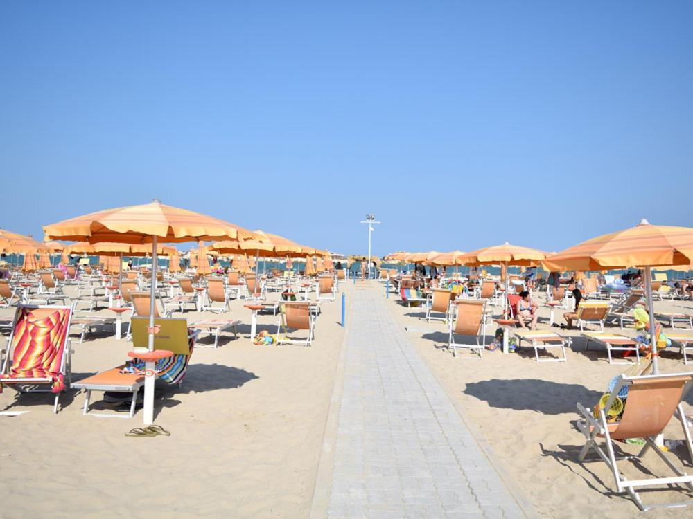 Ristorante Hotel Lucia - 100 Mt Dal Mare Giulianova Luaran gambar
